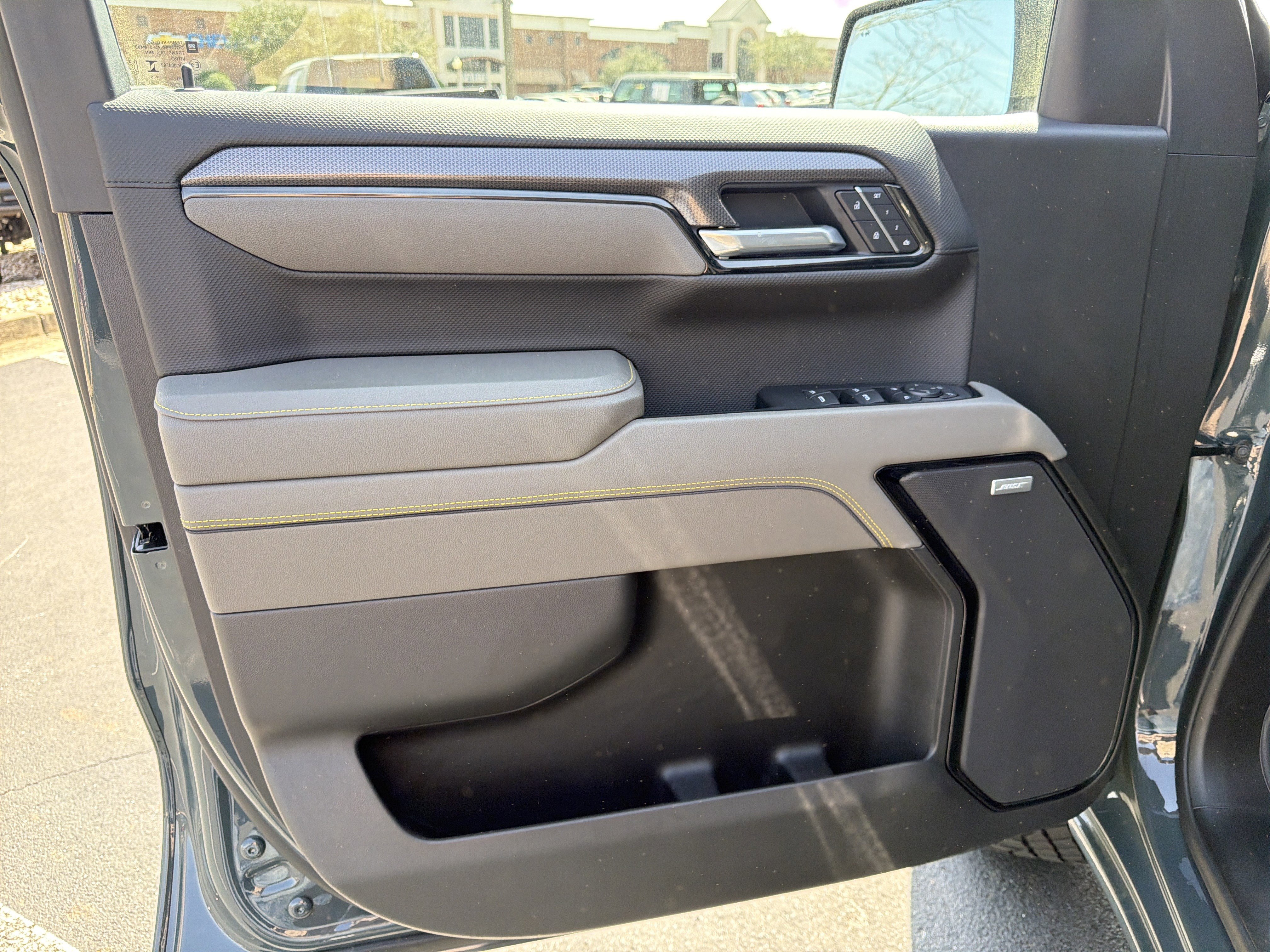 Used 2025 Chevrolet Silverado 1500 ZR2 w/ Technology Package image 10