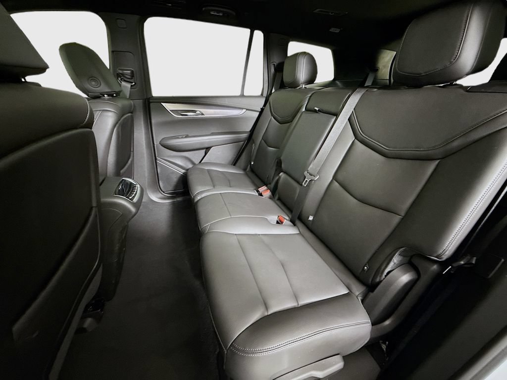 Used 2025 Cadillac XT6 Luxury FWD image 25