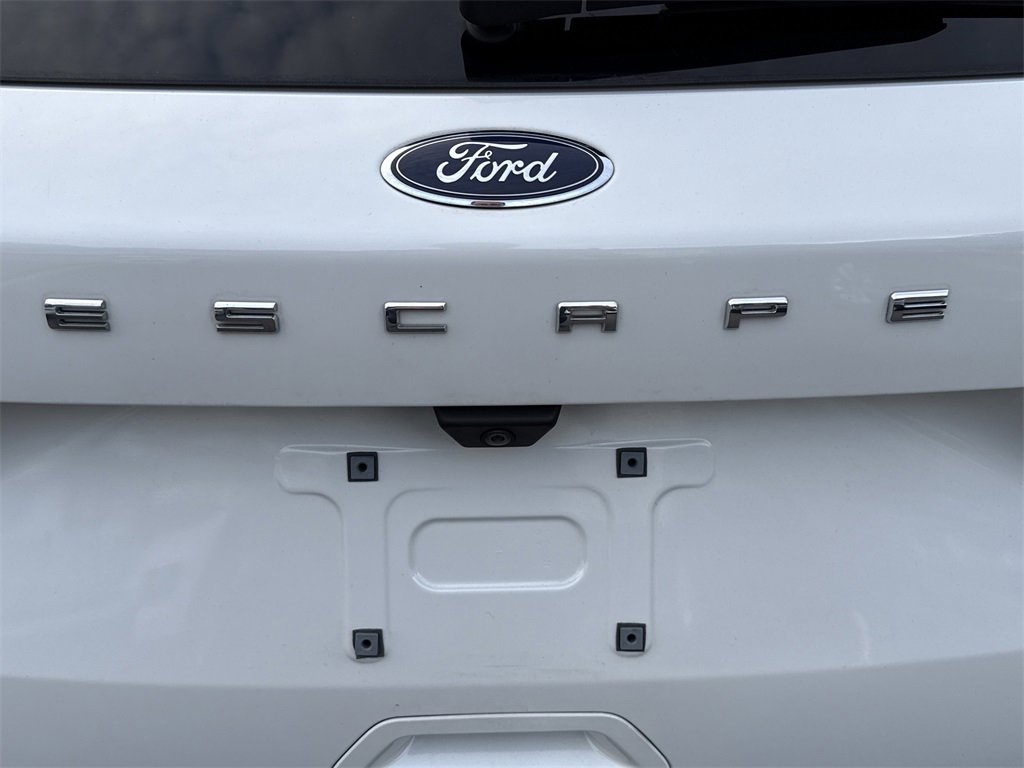 Used 2022 Ford Escape SE w/ SE Sport Appearance Package image 37