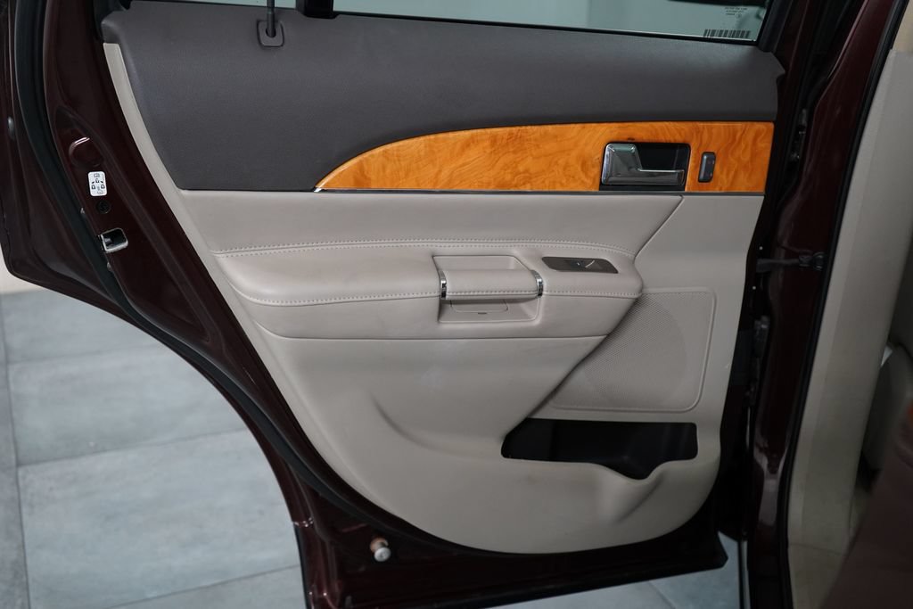 Used 2012 Lincoln MKX AWD image 30