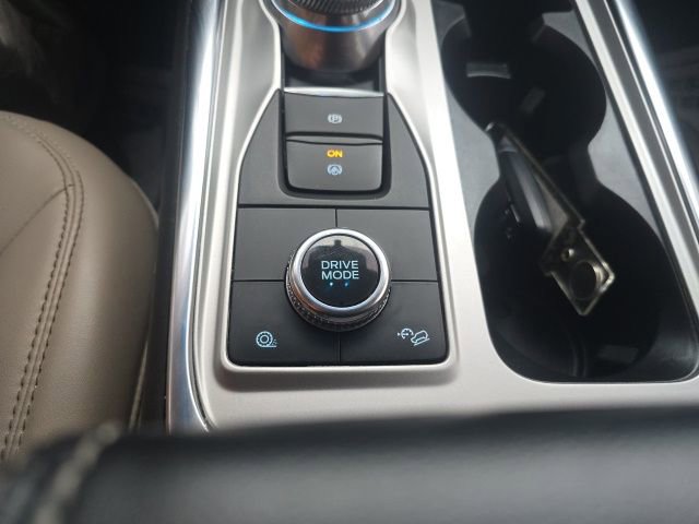 Used 2022 Ford Explorer XLT w/ Equipment Group 202A image 23