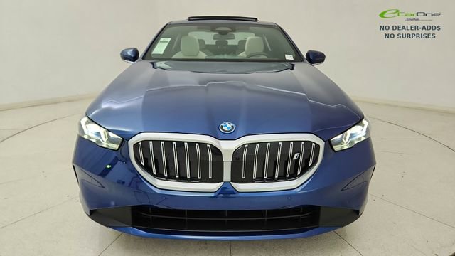 Used 2025 BMW i5 xDrive40 w/ Premium Package image 13