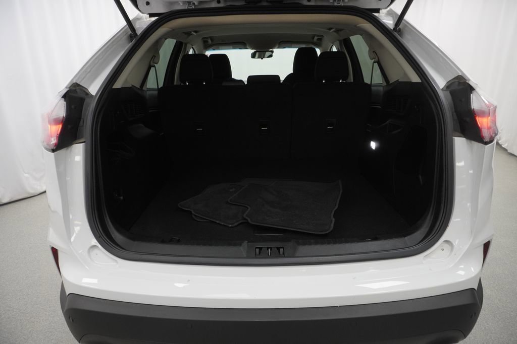 Used 2020 Ford Edge SE image 43