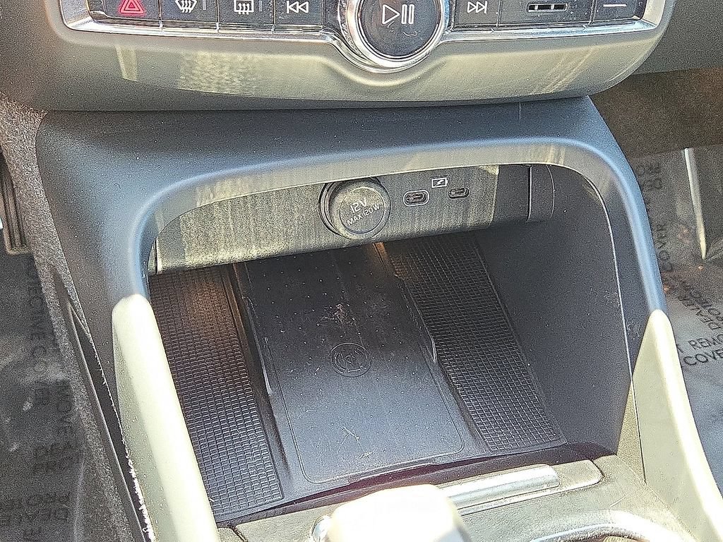 Certified 2023 Volvo C40 Recharge Core AWD/4WD image 30