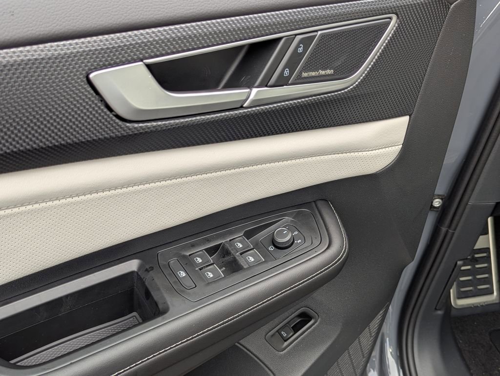 New 2026 Volkswagen Atlas Cross Sport SEL Premium R-Line image 11