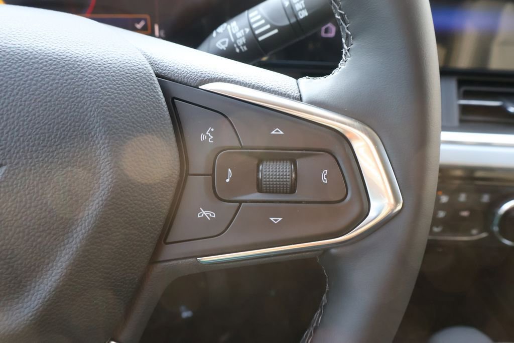 New 2026 Chevrolet Trax LT w/ LT Convenience Package FWD image 23