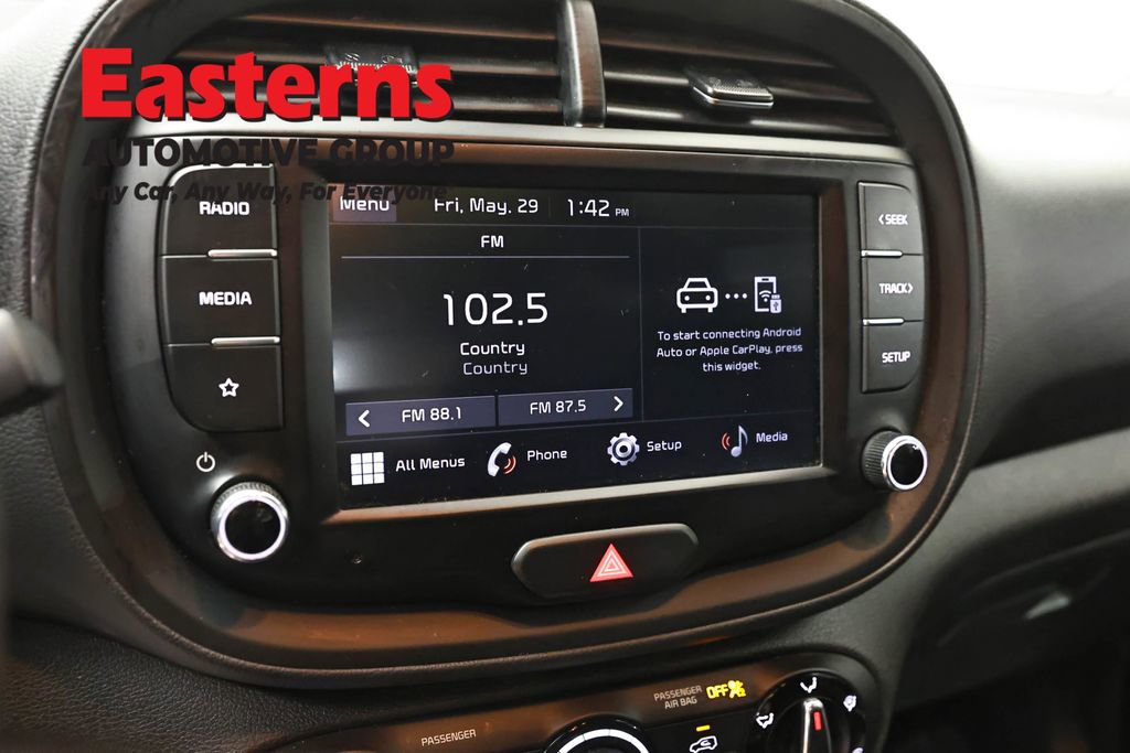 Used 2023 Kia Soul LX FWD image 18