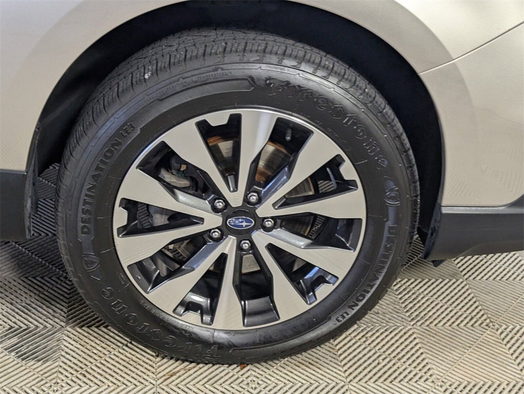 Used 2017 Subaru Outback 2.5i Limited image 16