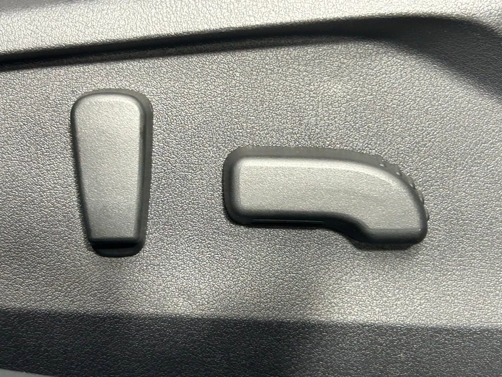 Used 2020 Subaru Outback Onyx Edition XT image 11