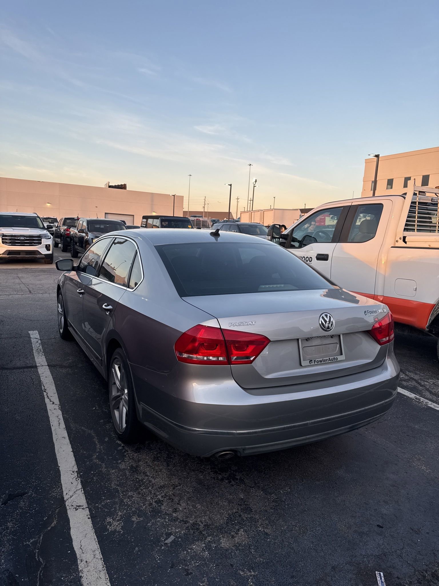 Used 2013 Volkswagen Passat TDI SE image 4