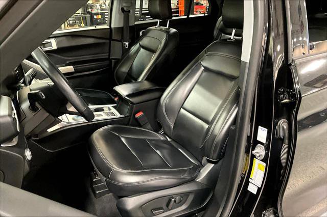 Used 2021 Ford Explorer XLT w/ Equipment Group 202A RWD image 8