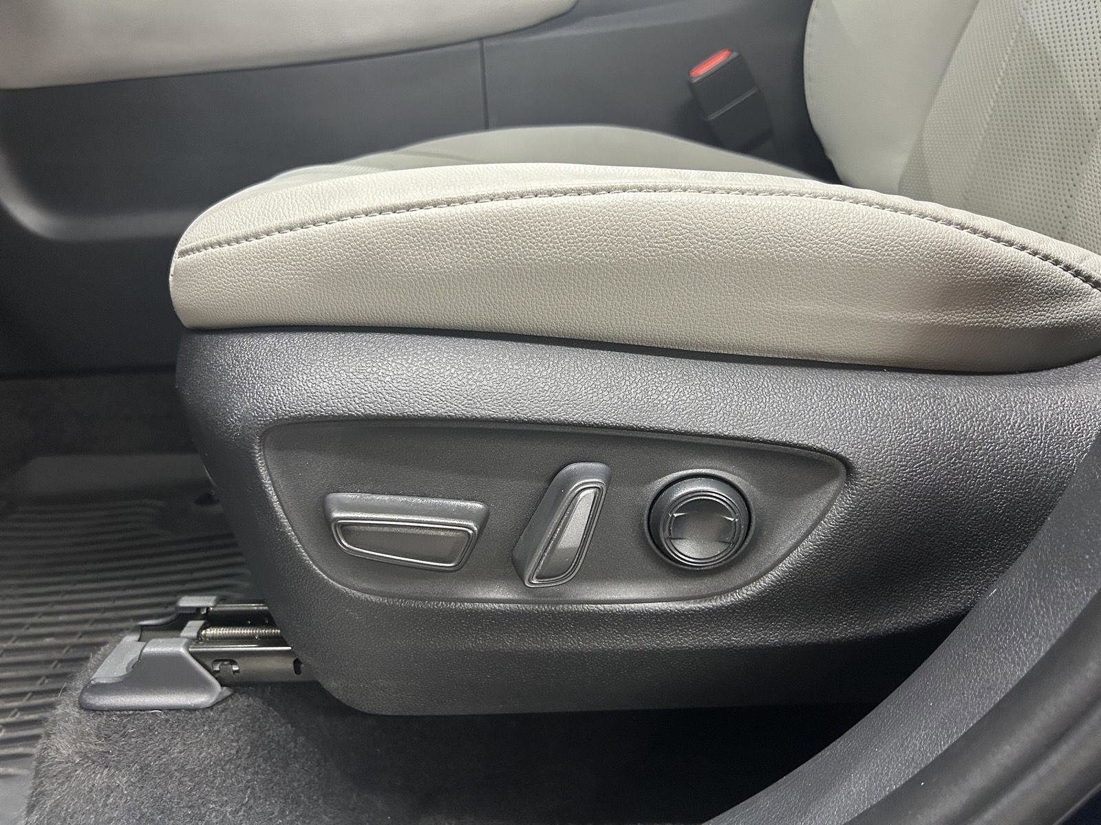 Used 2024 Toyota Grand Highlander Limited image 14