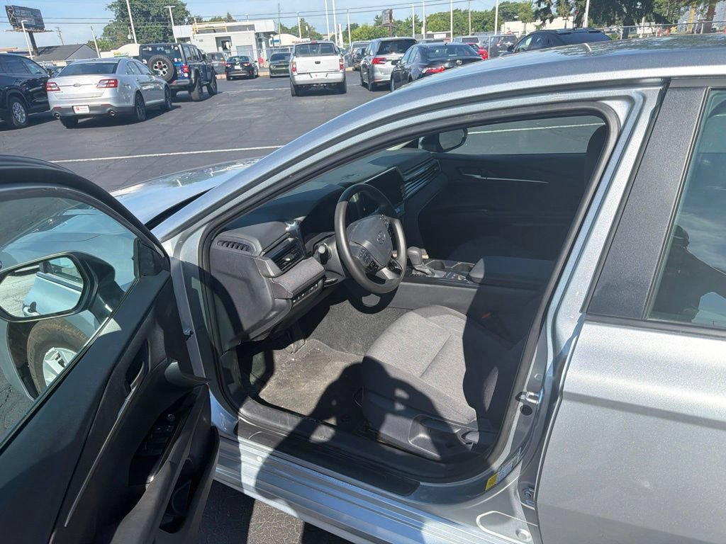 Used 2026 Toyota Camry LE FWD image 10