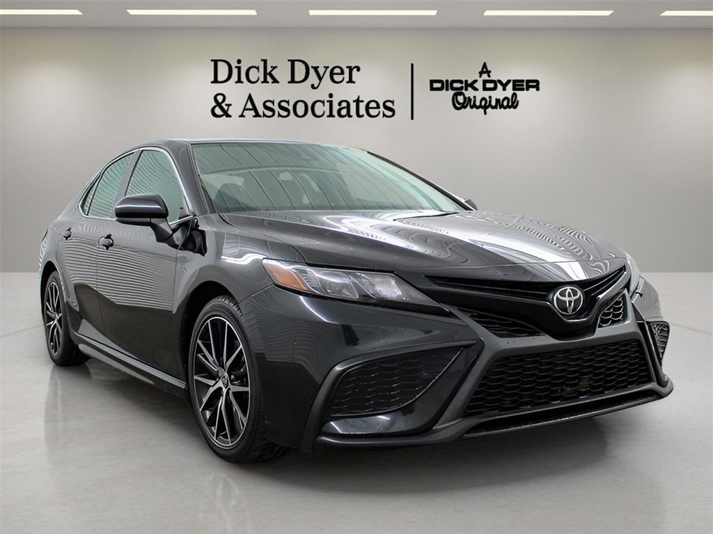 Used 2021 Toyota Camry SE image 12