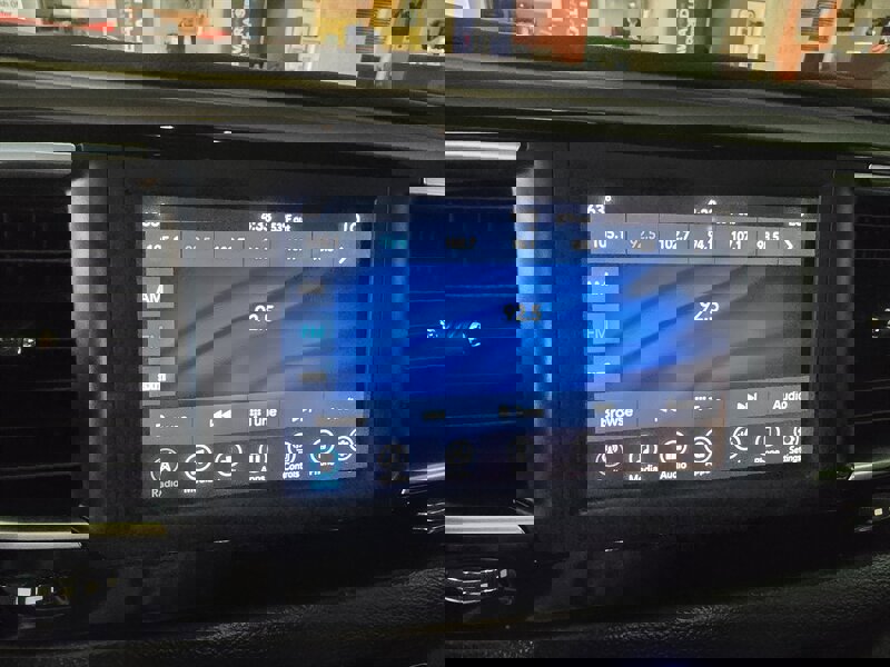 Used 2020 Chrysler Pacifica Touring-L image 21