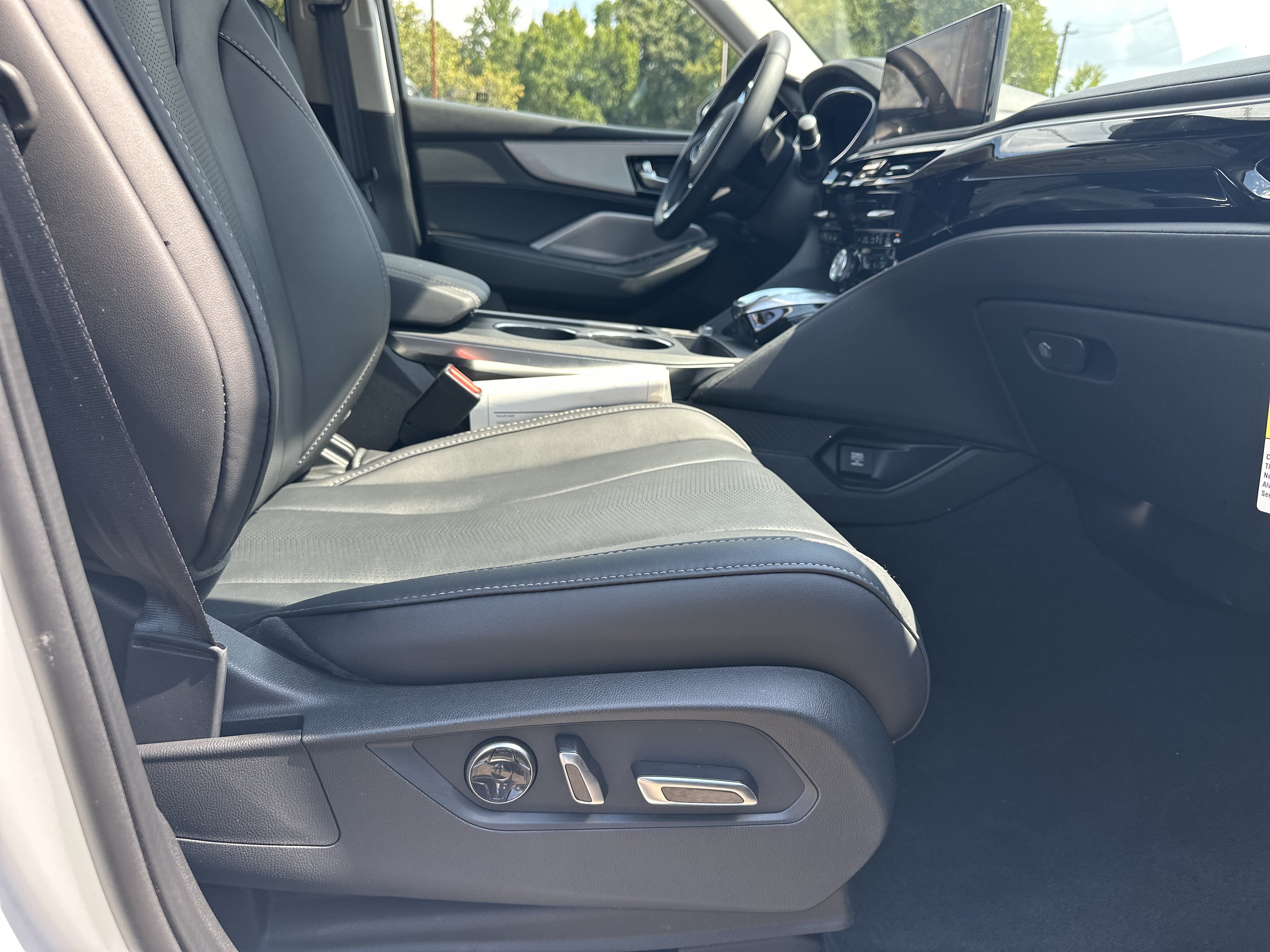 Certified 2026 Acura MDX w/ Technology Package FWD image 15