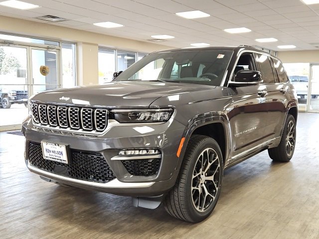 New 2025 Jeep Grand Cherokee Summit image 3