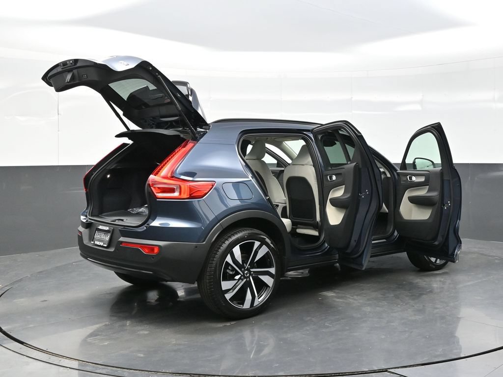 New 2026 Volvo XC40 B5 Ultra w/ Protection Package Premier AWD/4WD image 44
