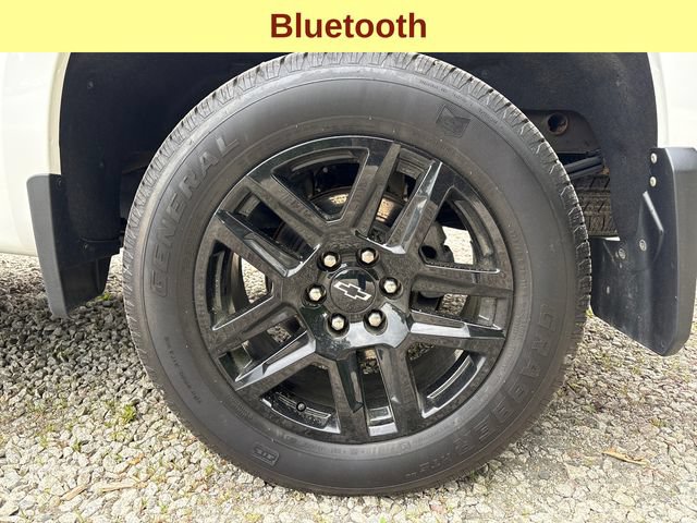 Used 2024 Chevrolet Silverado 1500 Custom w/ Rally Edition AWD/4WD image 9