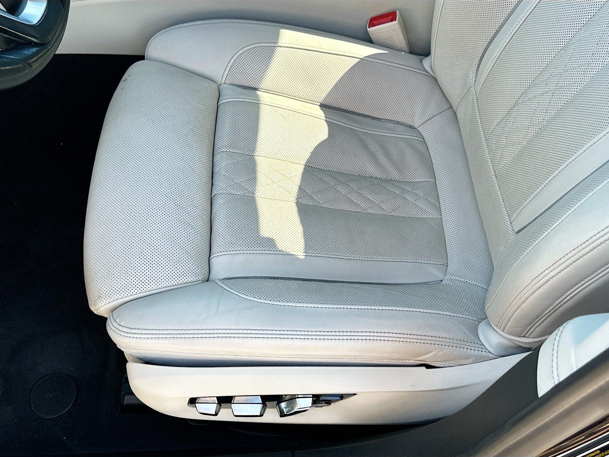 Used 2019 BMW 740i w/ Executive Package RWD image 20