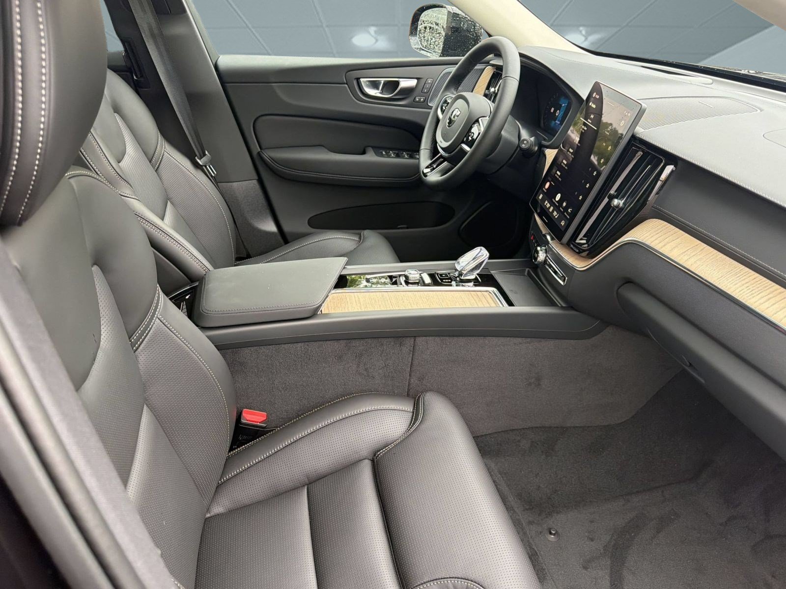 New 2027 Volvo XC60 B5 Ultra AWD/4WD image 25