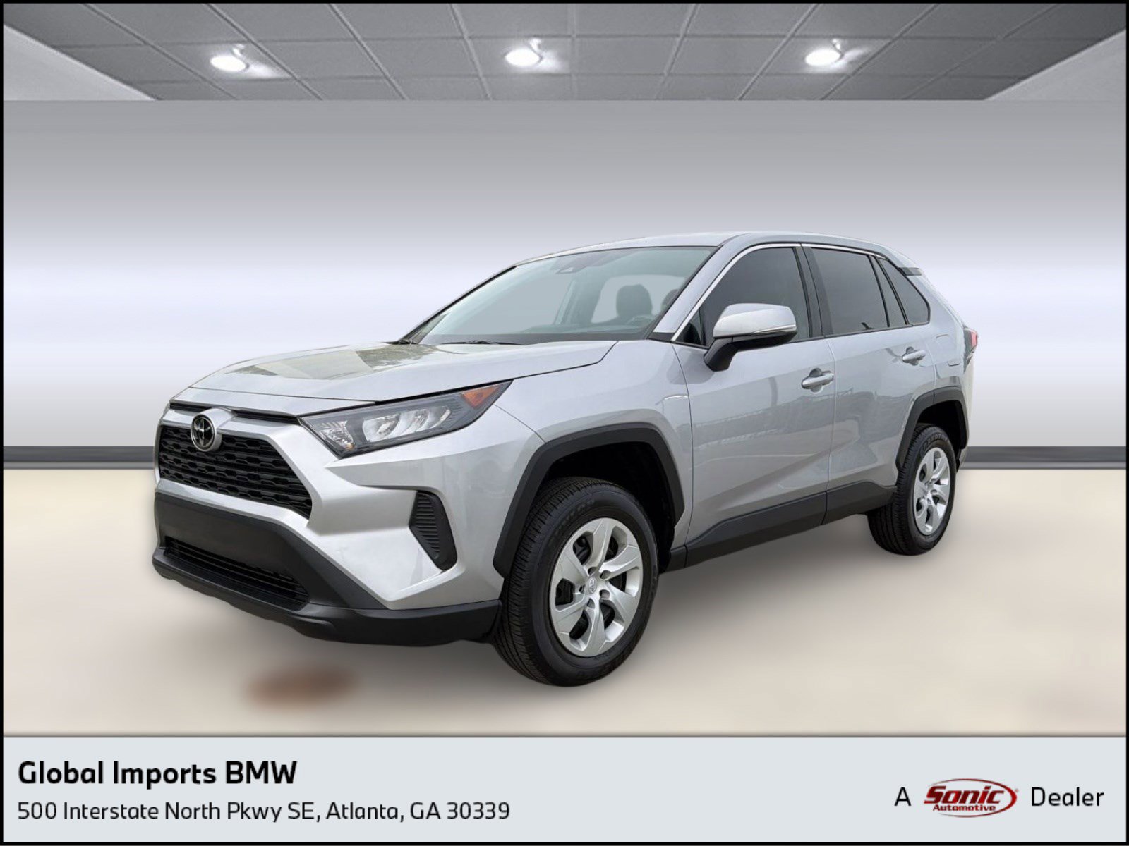 Used 2022 Toyota RAV4 LE image 1