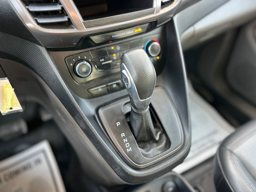 Used 2021 Ford Transit Connect XL image 22