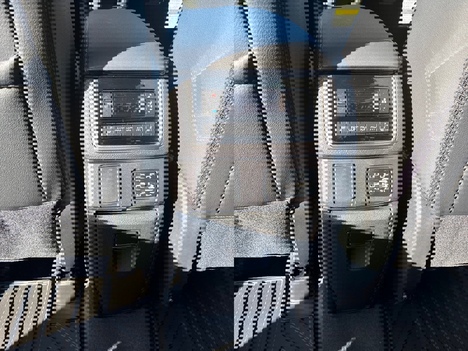 New 2025 Subaru Ascent Limited w/ Popular Package #2 image 35