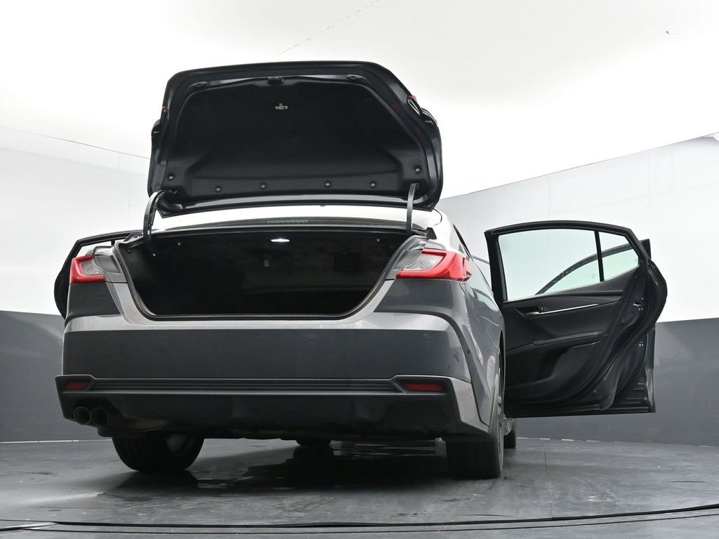Used 2025 Toyota Camry XSE image 40
