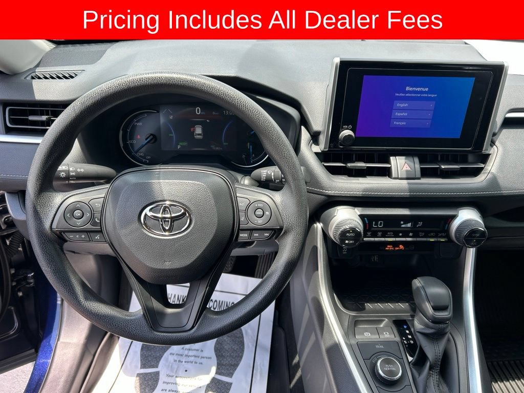 Used 2025 Toyota RAV4 XLE AWD/4WD image 5