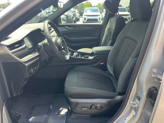 New 2026 Jeep Grand Cherokee Laredo X AWD/4WD image 7