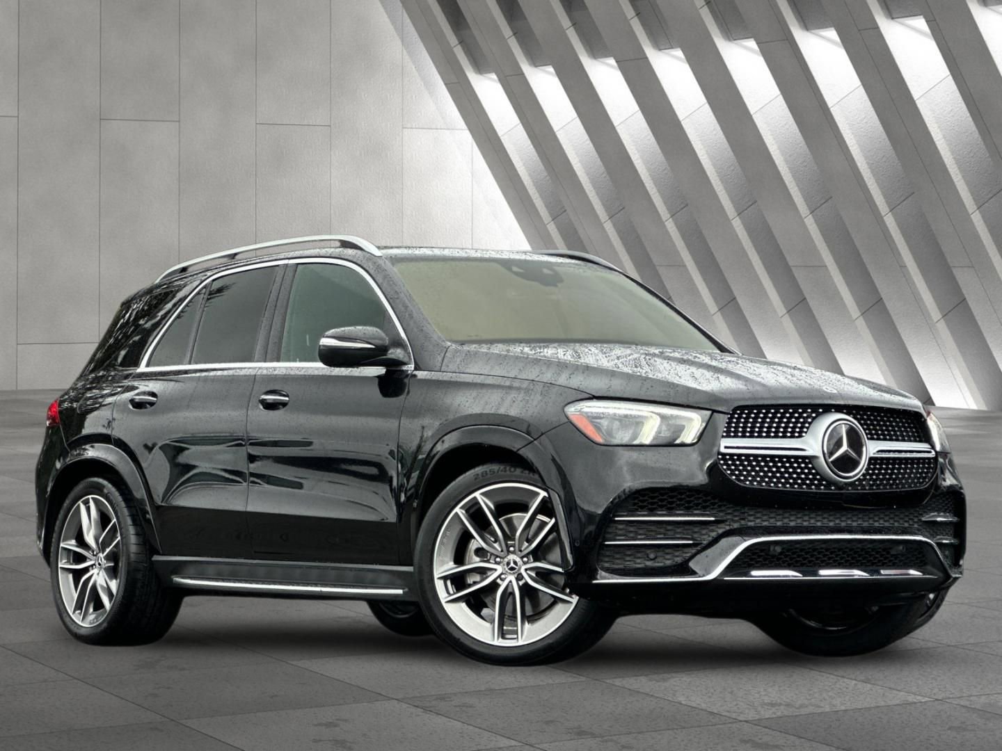 Certified 2021 Mercedes-Benz GLE 580 4MATIC image 2