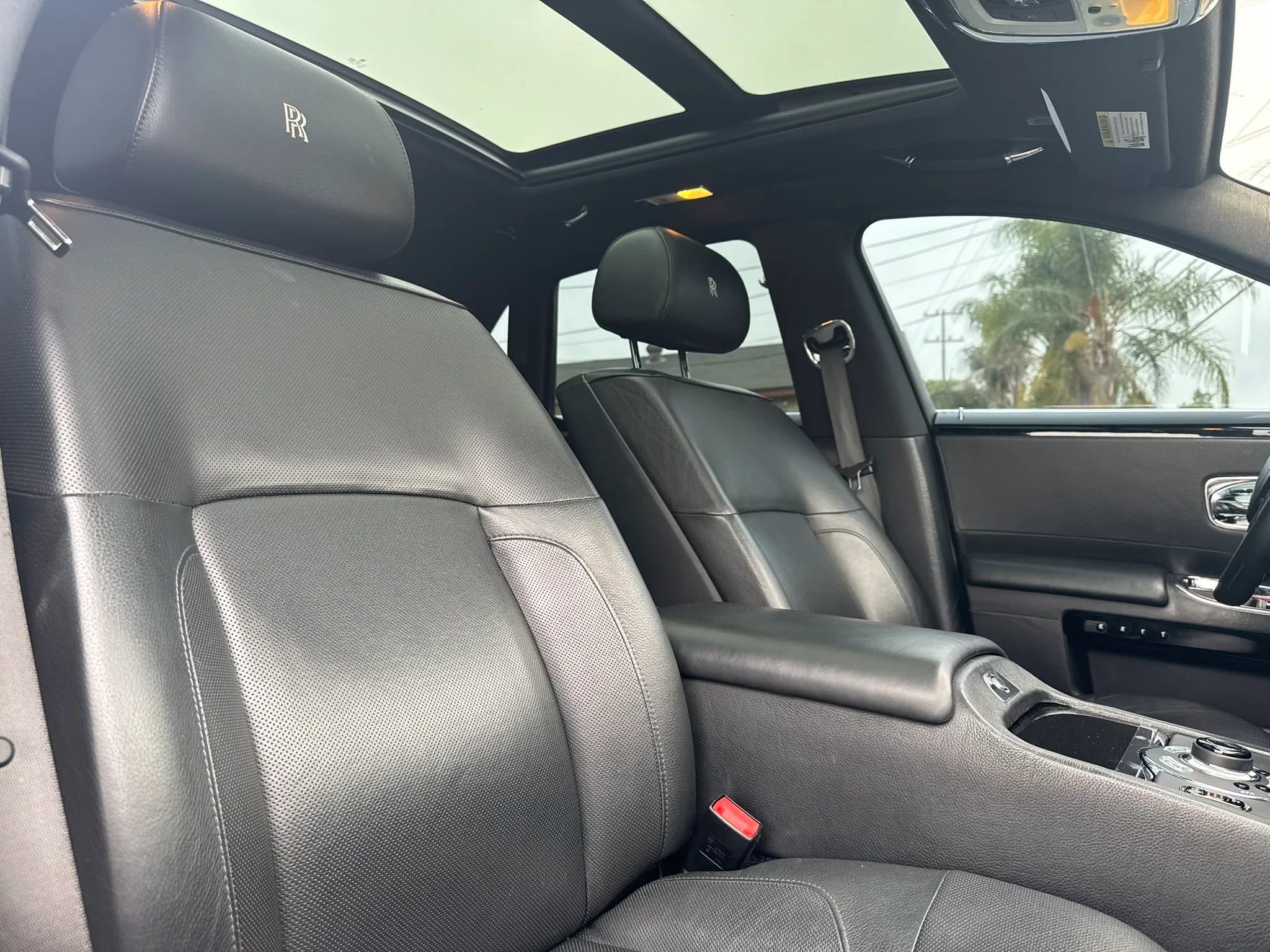 Used 2013 Rolls-Royce Ghost RWD image 25