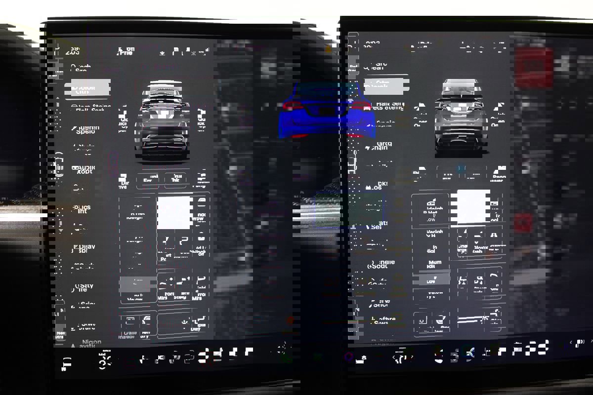 Used 2022 Tesla Model X Plaid image 15