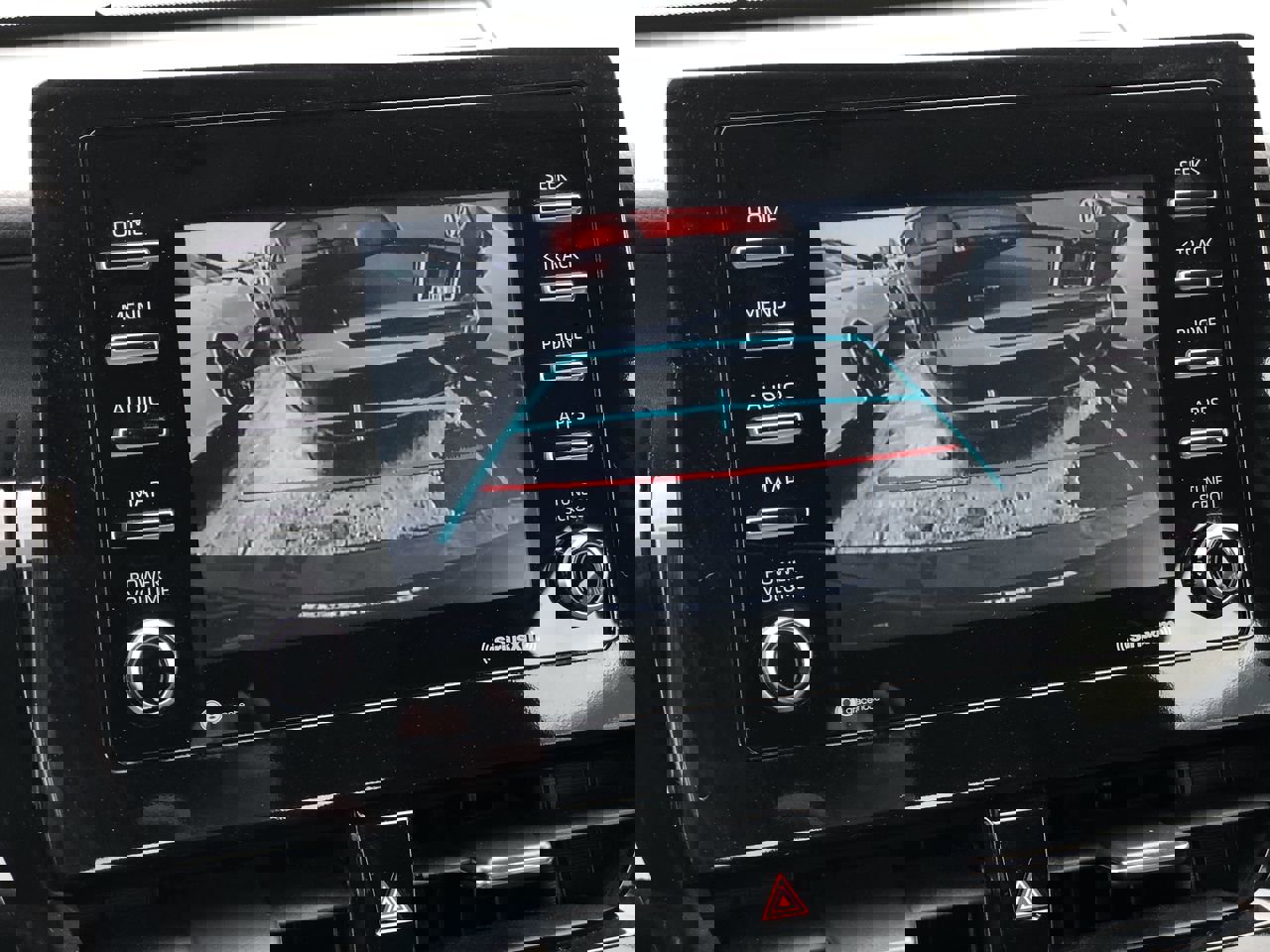 Used 2024 Toyota Camry SE image 19