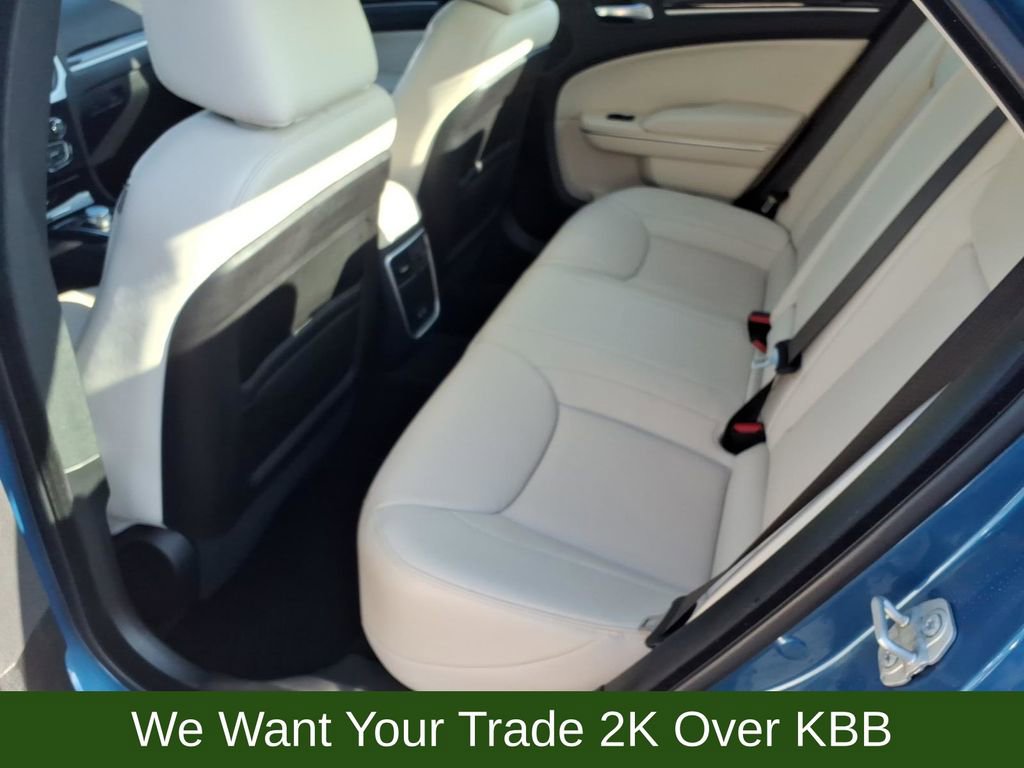 Used 2023 Chrysler 300 Touring L w/ Popular Equipment Group AWD/4WD image 19