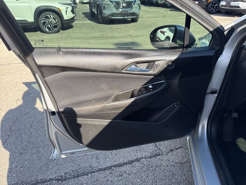 Used 2017 Chevrolet Cruze LS image 8