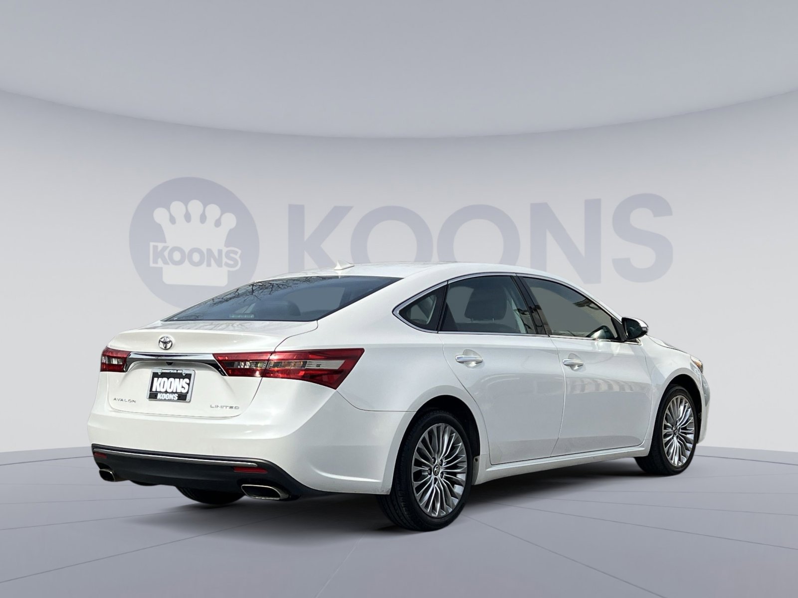 Used 2017 Toyota Avalon Limited w/ Carpet Mat Package image 5