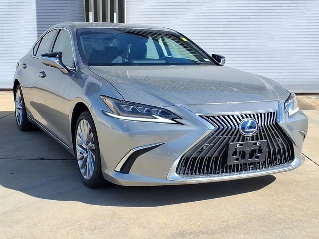 Used 2020 Lexus ES 300h w/ Luxury Package image 6