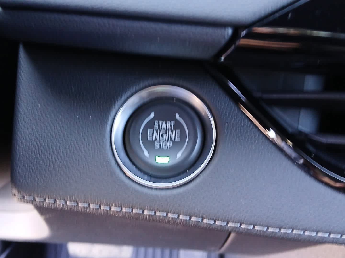 Used 2025 Buick Enclave Avenir w/ Super Cruise Package image 47