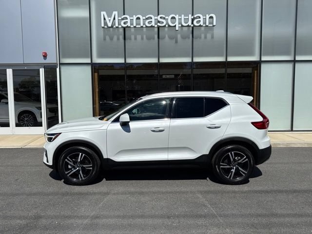 Certified 2025 Volvo XC40 B5 Core AWD/4WD video 2
