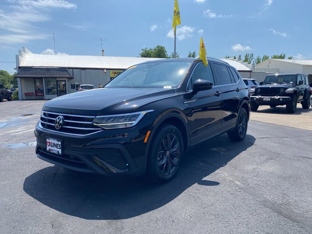 Used 2024 Volkswagen Tiguan SE image 13