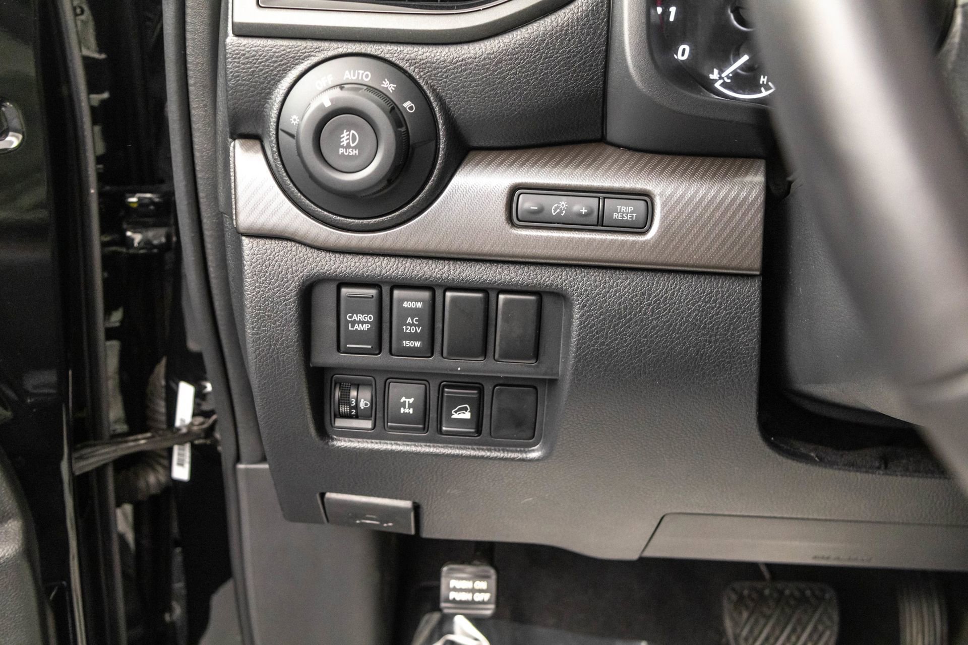 Used 2023 Nissan Titan PRO-4X w/ Pro-4x Convenience Package AWD/4WD image 20