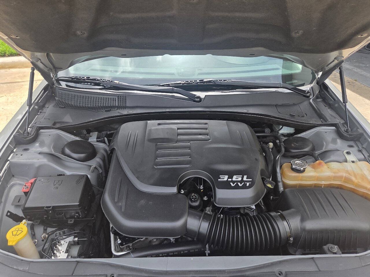 Used 2019 Chrysler 300 Limited RWD image 21