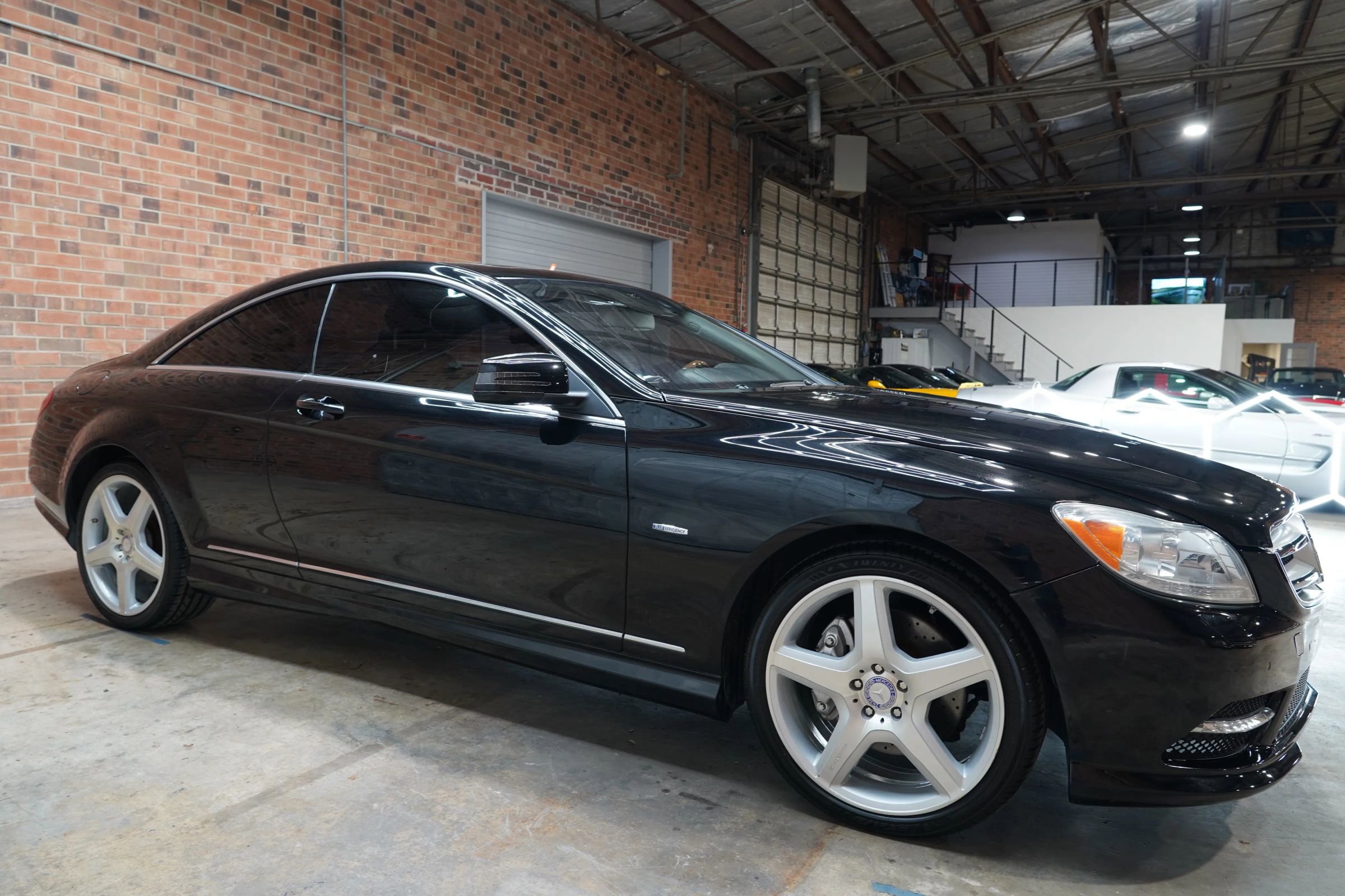 Used 2011 Mercedes-Benz CL 550 4MATIC w/ Sport Pkg Plus One image 2