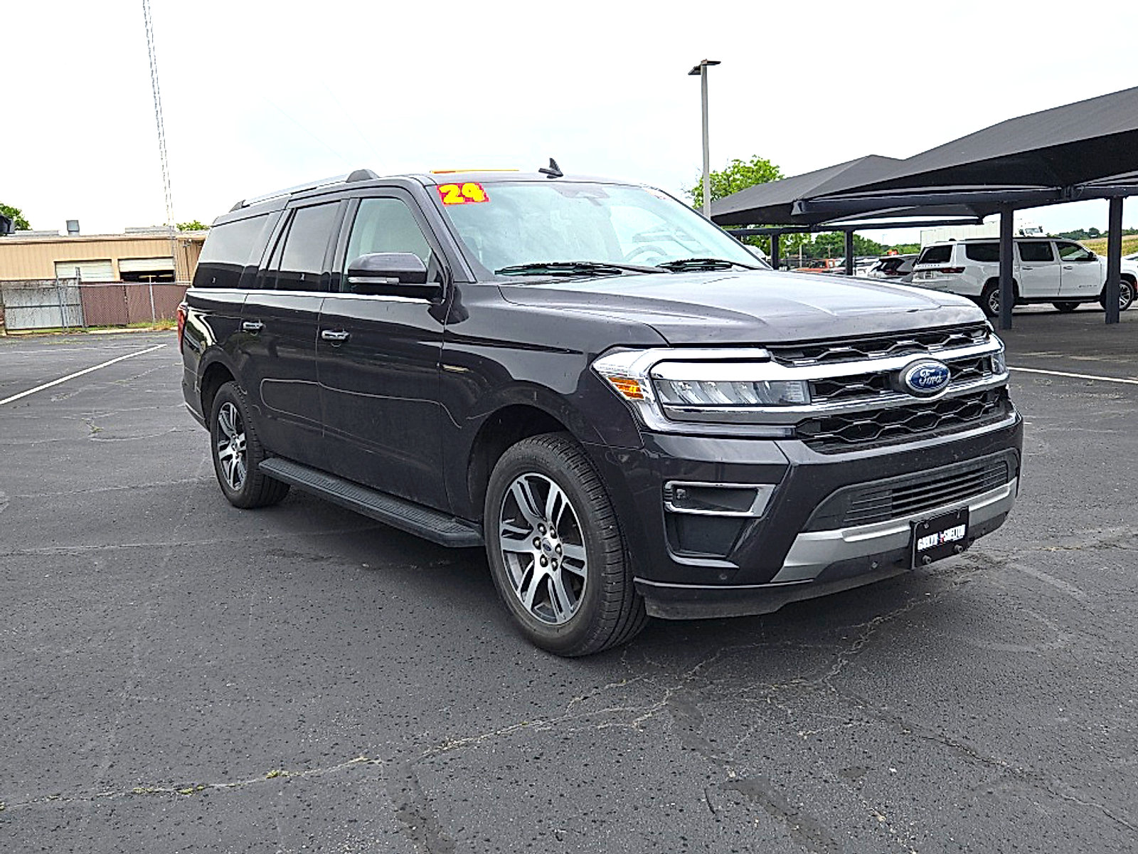 Used 2024 Ford Expedition Max Limited RWD image 2