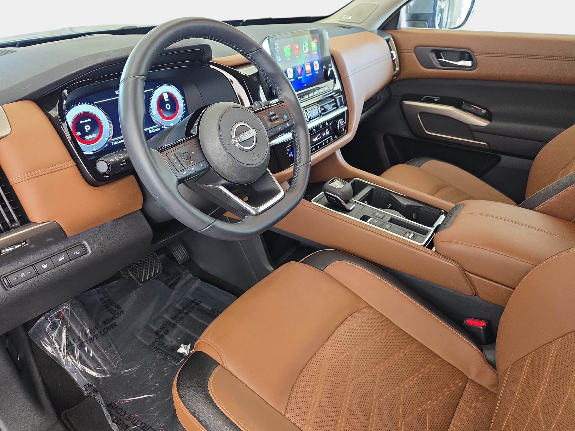 Used 2025 Nissan Pathfinder Platinum w/ Cargo Package FWD image 16