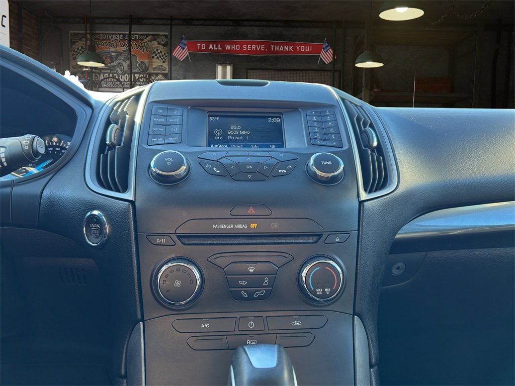 Used 2016 Ford Edge SE image 25