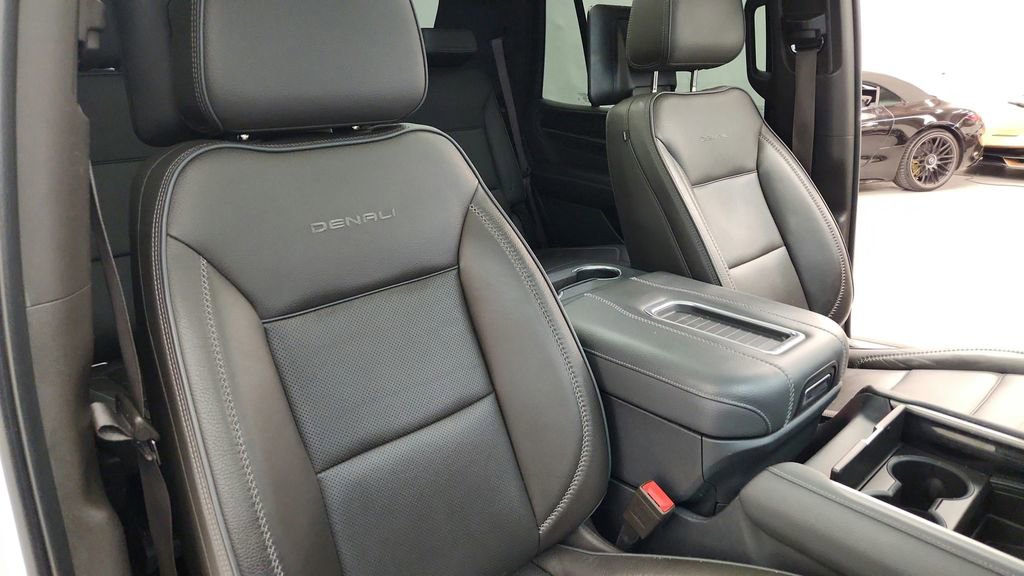 Used 2021 GMC Yukon Denali w/ Denali Ultimate Package image 31
