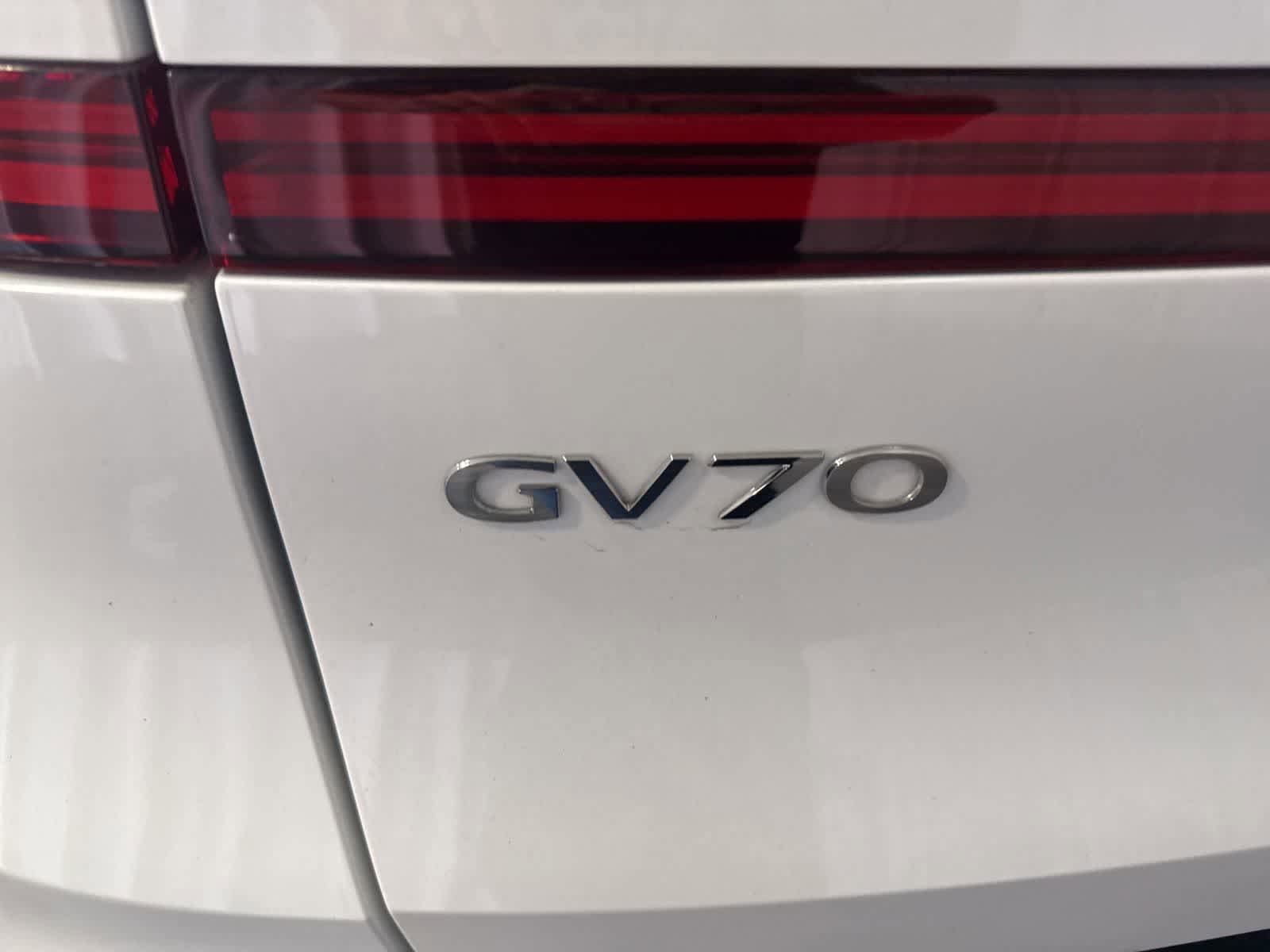 Used 2025 Genesis GV70 2.5T w/ Select Package AWD/4WD image 13